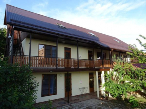 Guest House on Cherevatenko